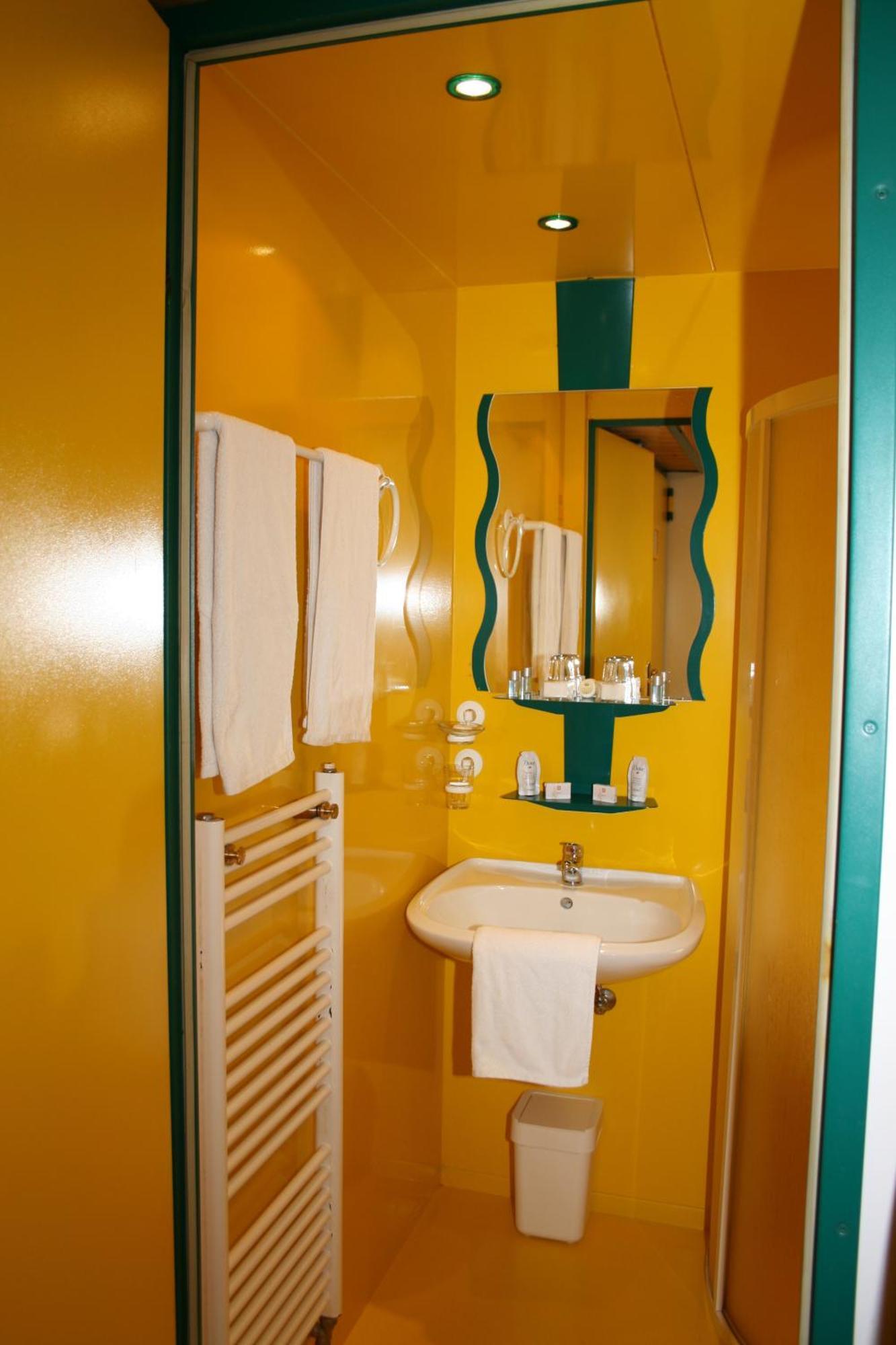 Hotel Asperner Loewe Виена Екстериор снимка