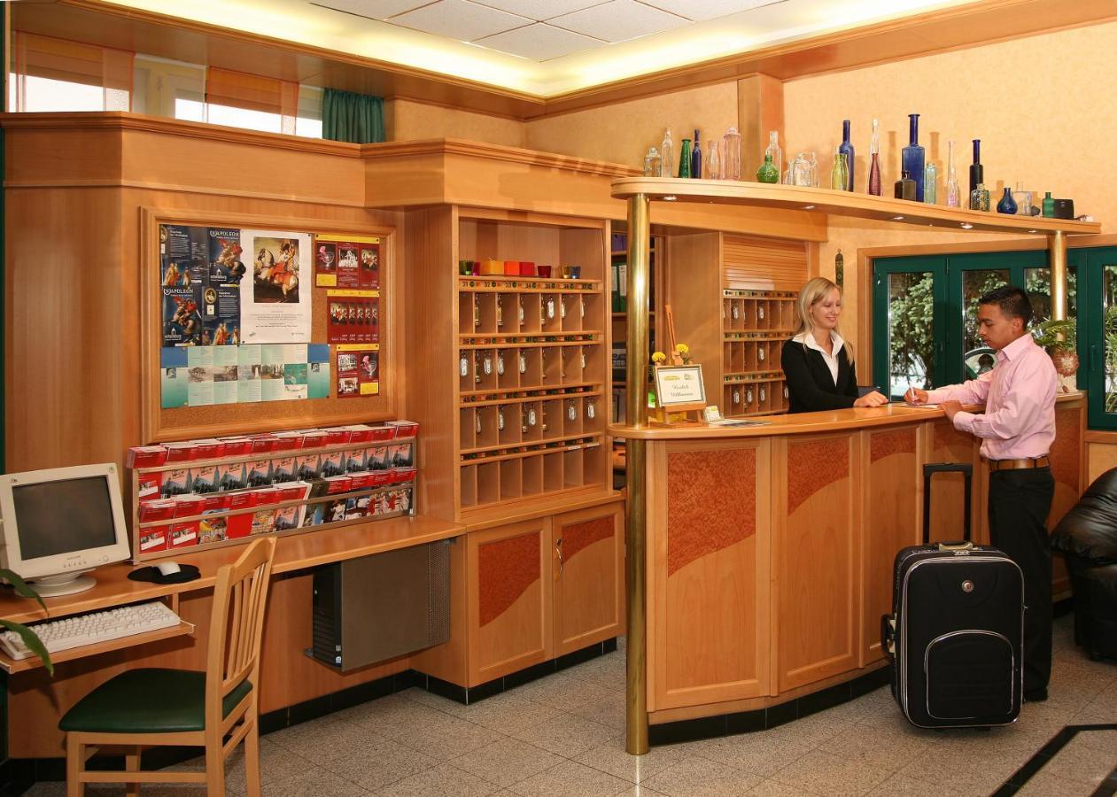 Hotel Asperner Loewe Виена Екстериор снимка